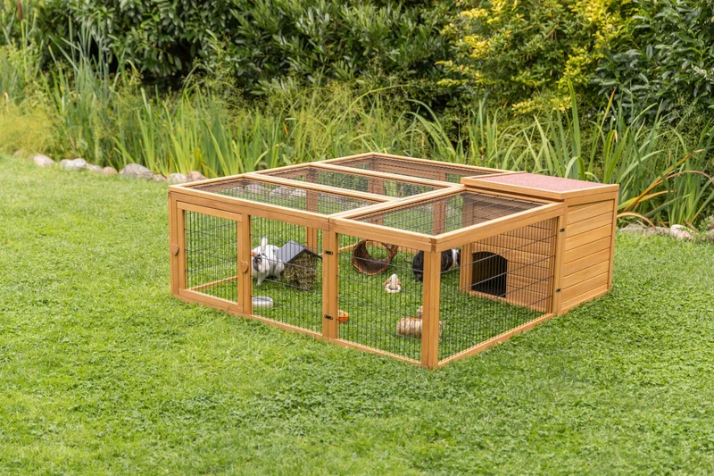 Freilaufgehege mit Abdeckung