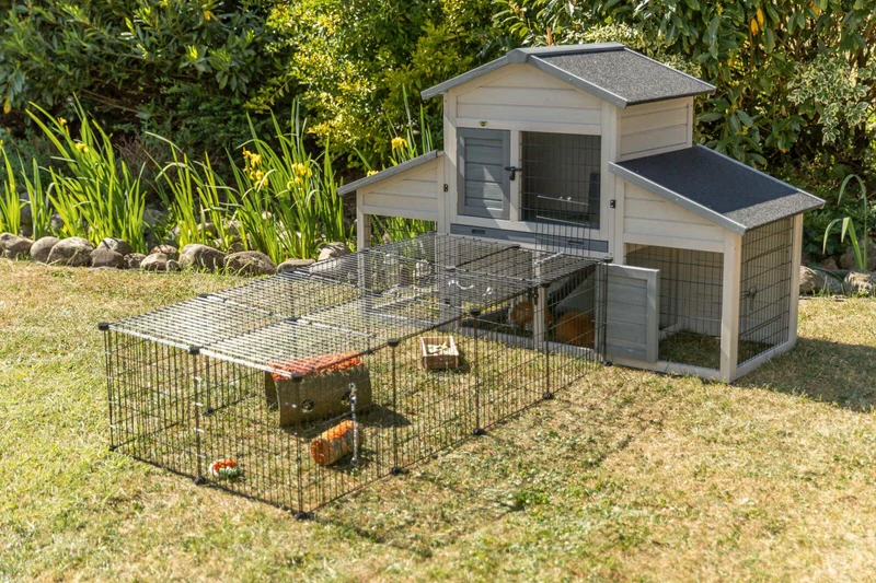 Kleintierstall mit Freilaufgehege
