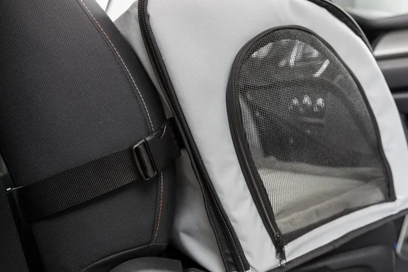 geschlossener Autositz mit Netzeinsätzen, zusammenklappbar