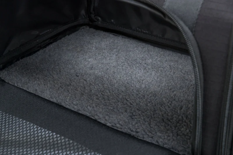 Schwarze Flugzeugtasche Plane für Hunde und Katzen, eckige Form mit Trolley-Schlaufe